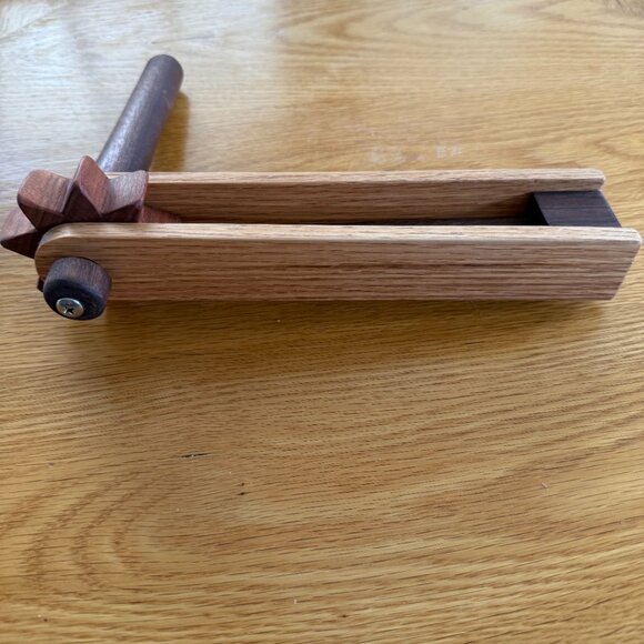 Purim Grogger Hand Crafted Oak Cherry Walnut Hardwoods Loud Noisemaker Judaica - Picture 7 of 9